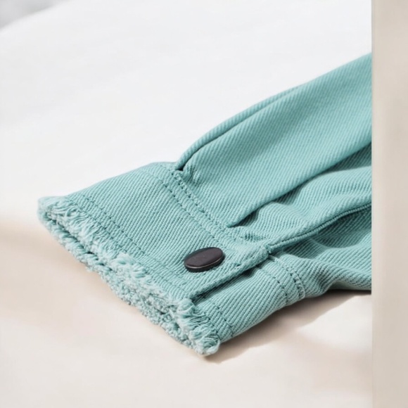 Green Frayed Trim Vintage Rivet Denim Jacket NWT - Picture 10 of 10